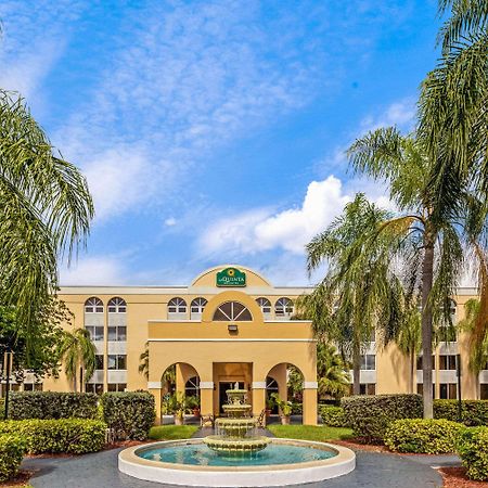 La Quinta By Wyndham Miami Lakes Extérieur photo