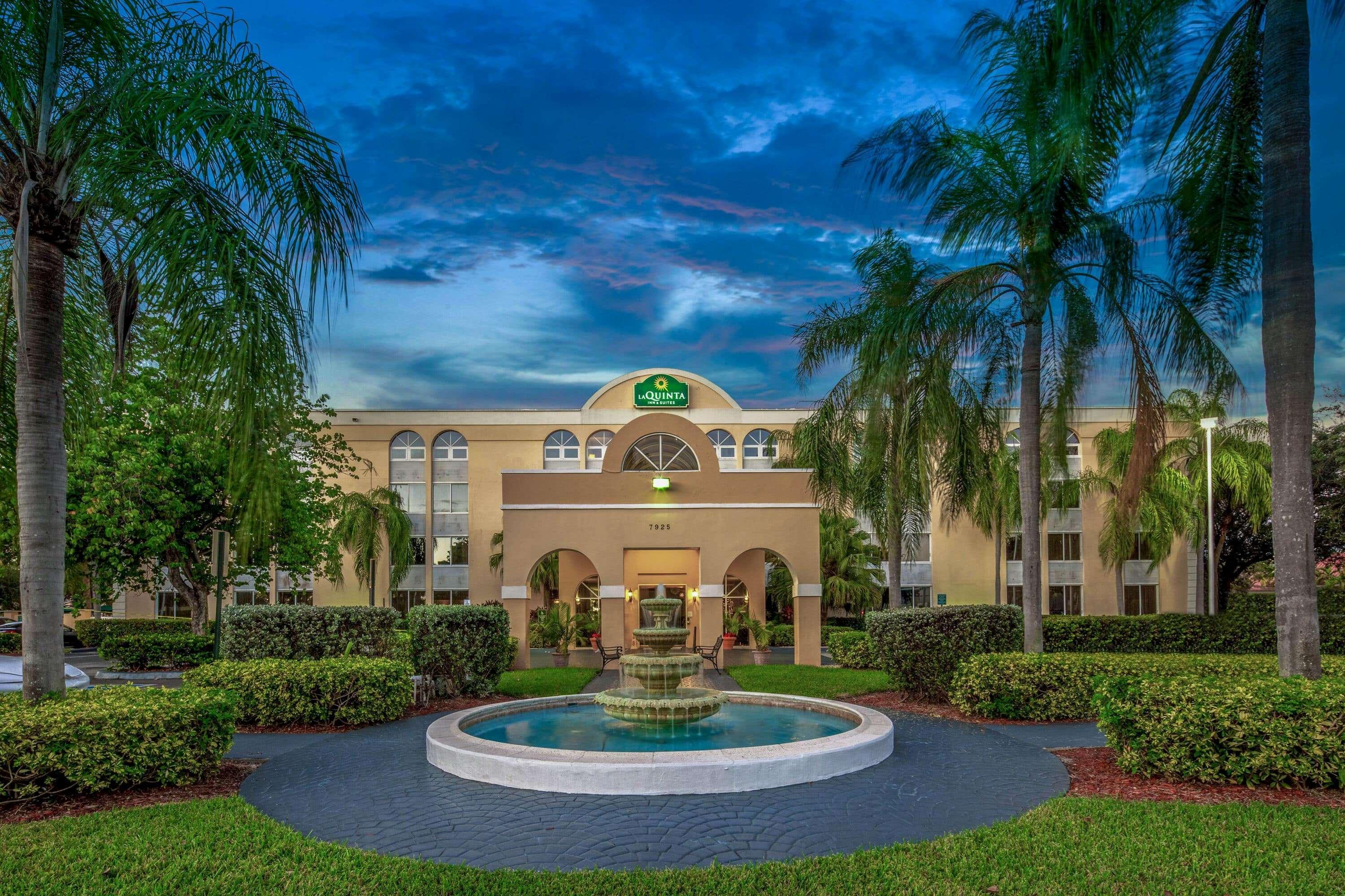 La Quinta By Wyndham Miami Lakes Extérieur photo