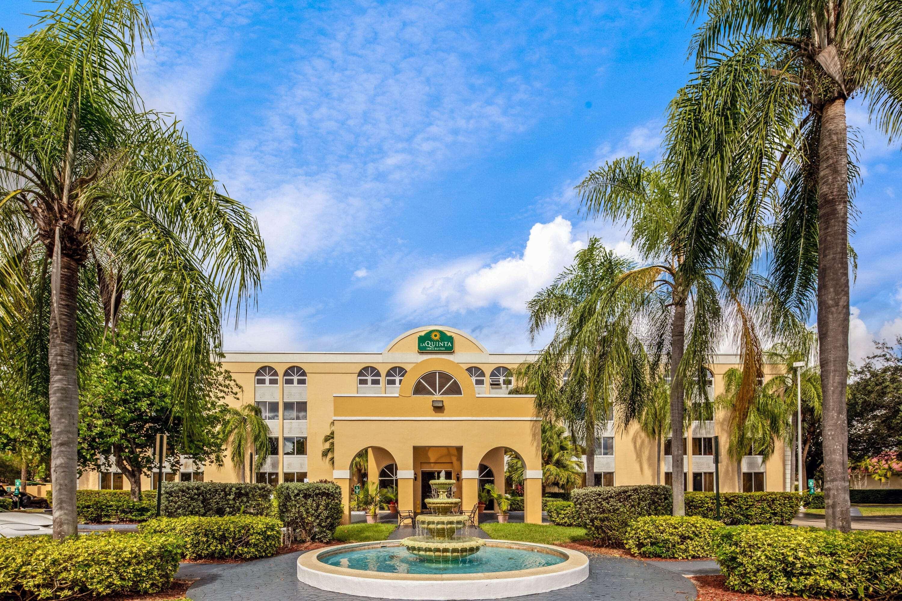 La Quinta By Wyndham Miami Lakes Extérieur photo