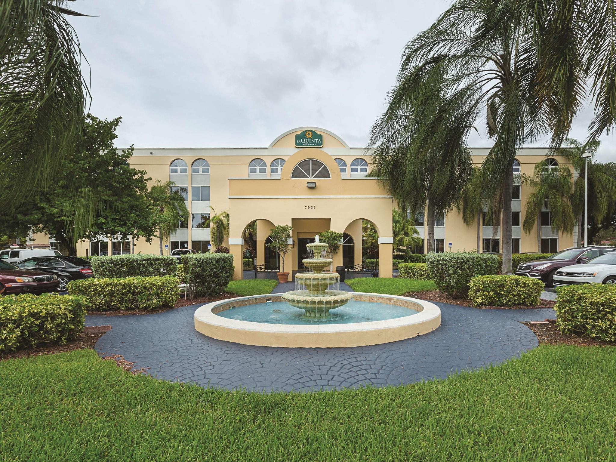 La Quinta By Wyndham Miami Lakes Extérieur photo